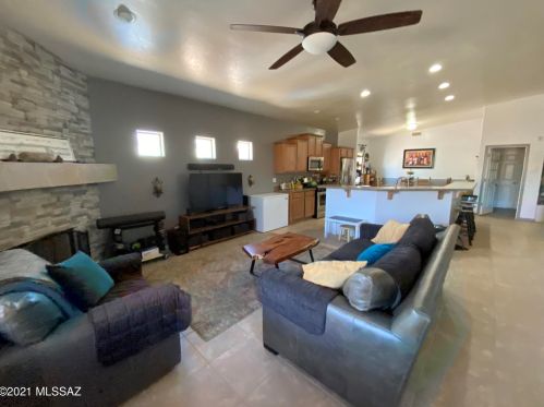 6033 21st St, Tucson, AZ 85711-5221