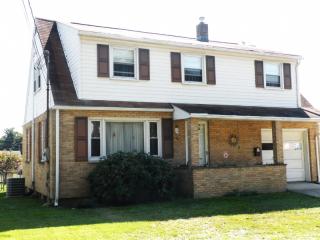 2 French Ct, Binghamton, NY 13904-1318