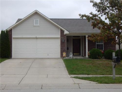 6897 Denton Dr, Woodbury, IN 46055-9492