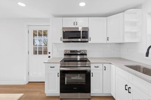 22 Fountain St, Norwich CT  06360-5008 exterior