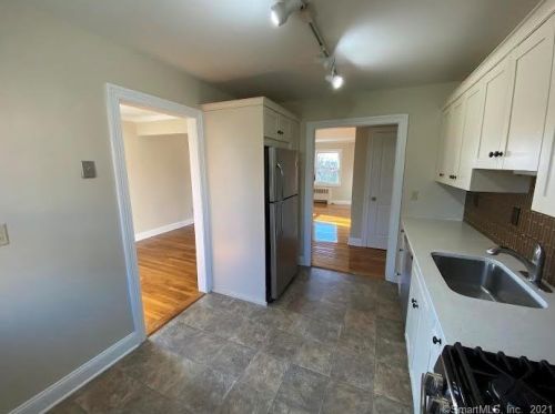 104 Blachley Rd, Stamford, CT 06902-4301