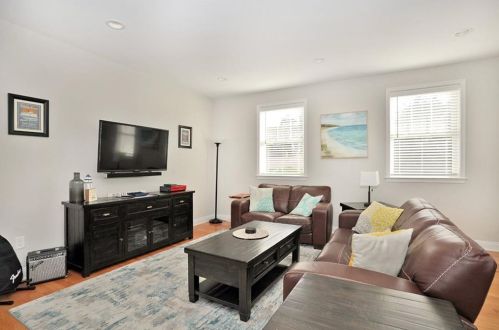 11 Jenny Ln, South Kingstown RI  02882-5434 exterior