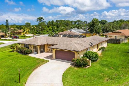 2101 Alden St, Fort Pierce, FL 34984-4709