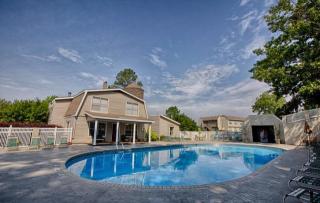 1500 Sparkman Dr, Huntsville AL  35816-2611 exterior