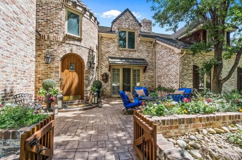 40 Glenmoor Dr, Englewood, CO 80113-7116