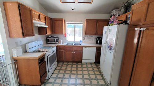 13348 Purple Sage Dr, Victorville, CA 92392-6247