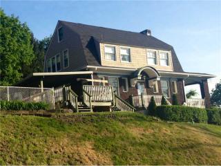 3984 Drexel Rd, Pittsburgh, PA 15212-1512