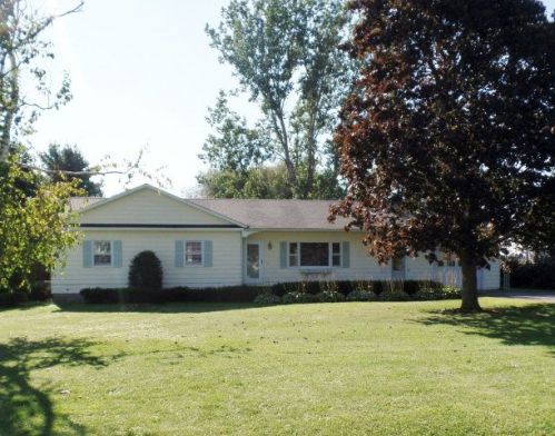 142 Franklin St, Malone, NY 12953-1739