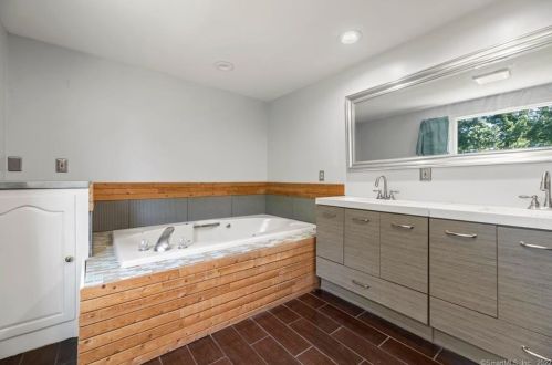 134 Morningside Dr, Bristol CT  06010-4546 exterior