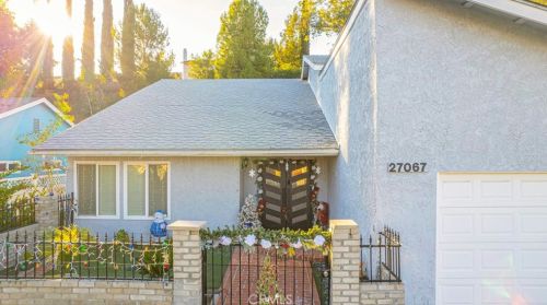 27067 Alabastro Dr, Santa Clarita CA  91354-2215 exterior