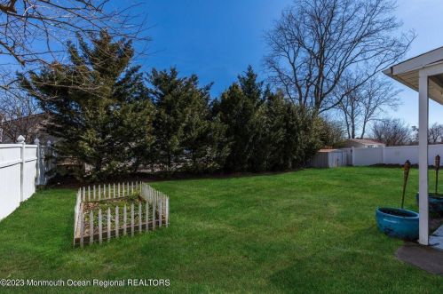 319 Spruce Dr, Bricktown NJ  08723-5948 exterior