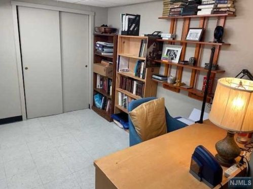 1130 Magnolia Rd, Teaneck NJ  07666-2744 exterior