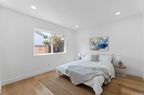 12432 La Maida St, North Hollywood CA  91607-3507 exterior