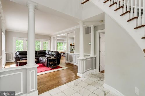 110 Gresham Pl, Falls Church VA  22046-3440 exterior