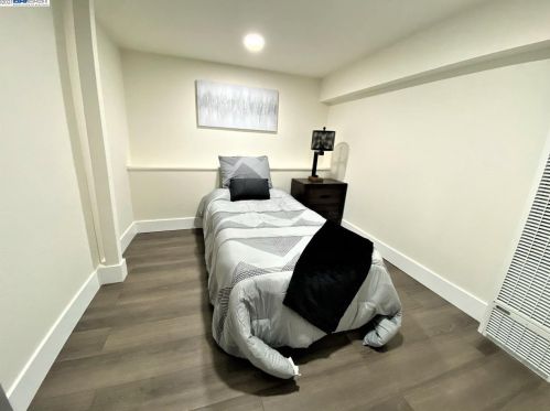 836 47th St, Oakland CA  94608-3202 exterior