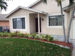 10151 16th Ct, Hollywood, FL