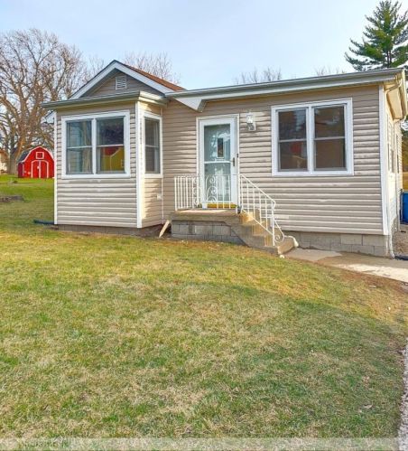 150 Berens St, Dyer, IN 46311-2105