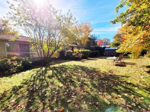 93 Grace Ave, Great Neck, NY 11021-1438