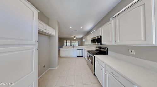 18642 Granite Ct, Sun City, AZ 85387-7559