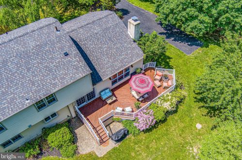 27 Country Ln, Glen Mills, PA 19342-1435