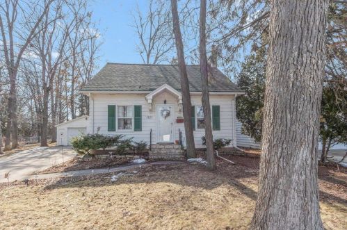 1121 Western Ave, Green Bay, WI 54303-1829