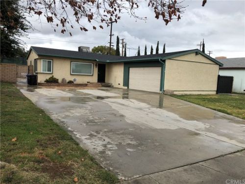 678 Wilson St, Rialto CA  92376-6502 exterior