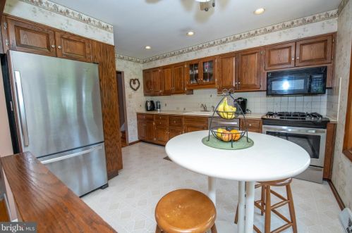 188 Windsor Ave, Southampton PA  18966-3334 exterior