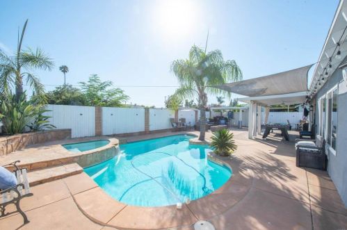 1031 Gale St, Escondido CA  92027-1230 exterior