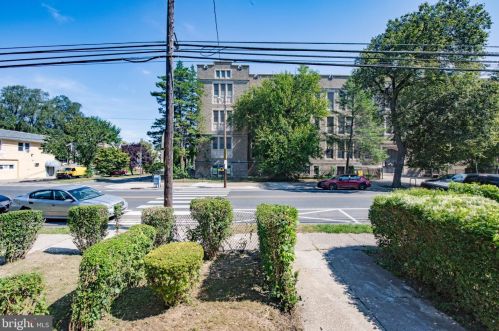 6526 Chew Ave, Philadelphia PA 19120-2332 exterior