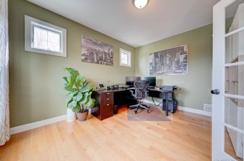 14 Farm Ridge Rd, Unionville CT  06013-2018 exterior