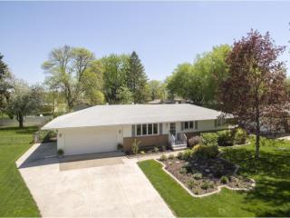 2688 Marion St, Saint Paul, MN 55113-2426
