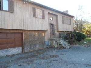 236 Huntington Tpke, Bridgeport, CT 06610-1426