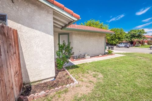 1860 Overland St, Colton CA  92324-6304 exterior