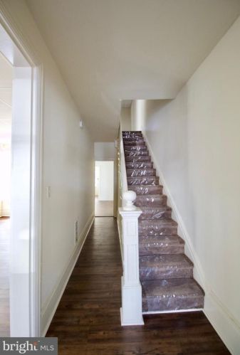 330 Locust St, Harrisburg PA 17113-2387 exterior