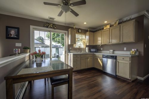 1571 13th St, Babylon NY  11704-3225 exterior