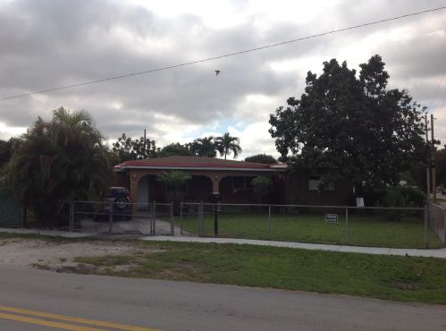 5481 3rd Ave, Hialeah, FL 33013-1506