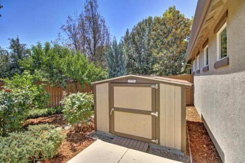 9860 Westminster Way, Elk Grove CA  95757-5124 exterior