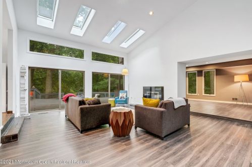 18 Marseille Ter, Morganville NJ  07751-9774 exterior