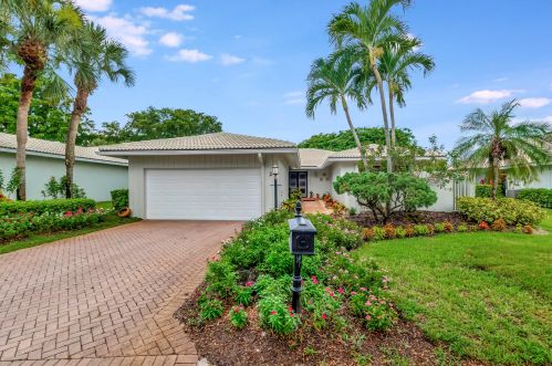 24 Glens Dr, Boynton Beach, FL 33436-6207