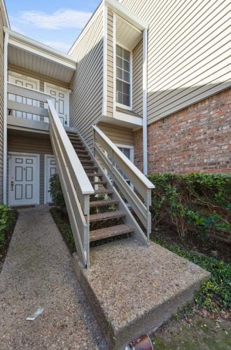 8550 Fair Oaks Xing, Dallas, TX 75243-8084
