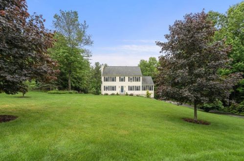 45 Williamine Dr, Newton, NH 03858-4012