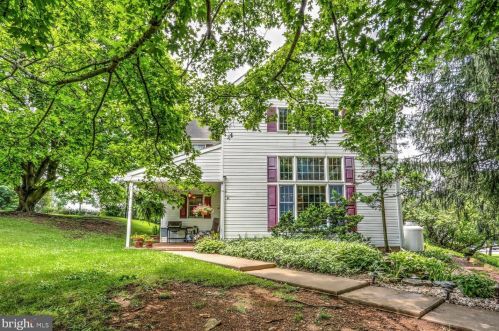 210 Hoernerstown Rd, Hummelstown PA  17036-9503 exterior