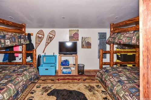 1063 H Ln, Big Bear City CA  92314-9693 exterior