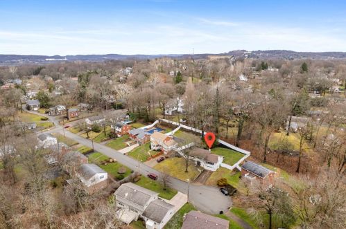 816 7th St, Oakmont PA  15139-1429 exterior