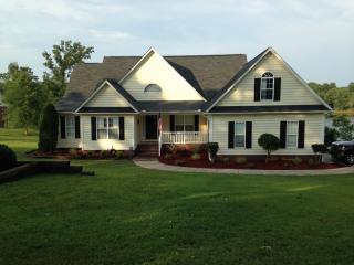 262 Buchanan Dr, Raeford, NC 28376-9613