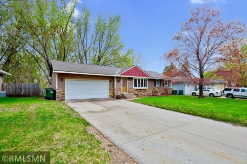 466 Manor Dr, Minneapolis, MN 55432-1107
