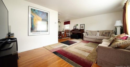 74 Bick Ter, Bridgeport, CT 06604-1407