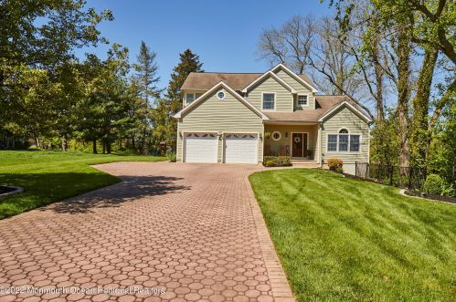 5 Grant Ct, Tinton Falls, NJ 07724-2857