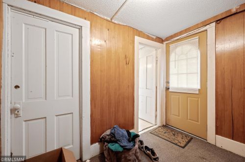 328 4th St, Litchfield MN 55355-2122 exterior