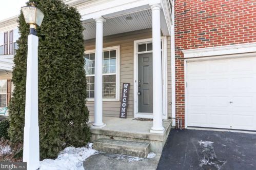 674 Stoverdale Rd, Hummelstown, PA 17036-8863